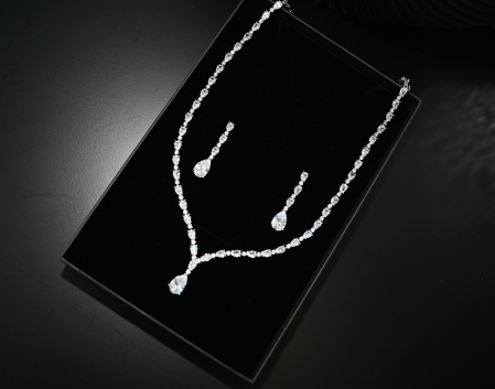 Set “MAJESTIC” – cristale mari, prezență impunătoare [1]