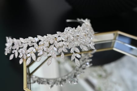 Tiara MILANO, romantica si sofisticata, cristale Zirconiu Cubic [4]