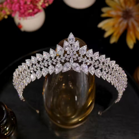 Tiara RHEA, impunătoare, strălucire intensă, elegantă [1]