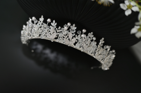 Coronite/Tiare - Tiara VICKY, delicată cu cristale Zirconiu Cubic și perle
