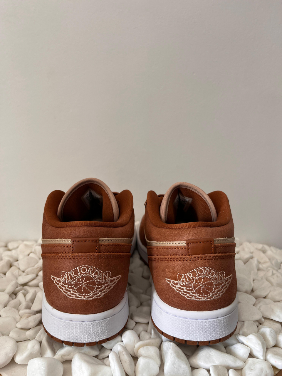 Jordan 1 Low Legend Medium Brown [3]