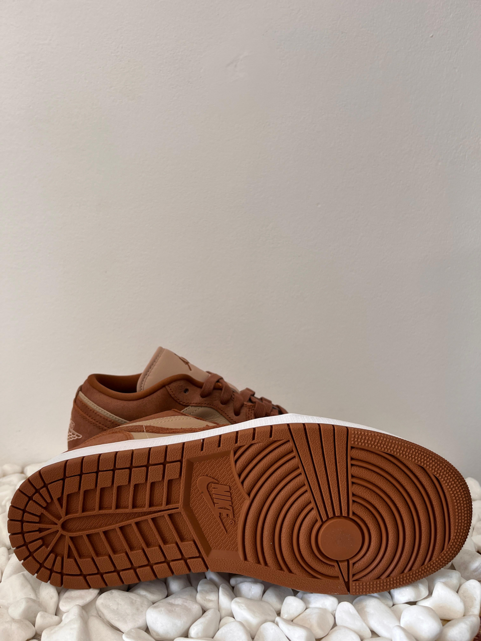 Jordan 1 Low Legend Medium Brown [2]
