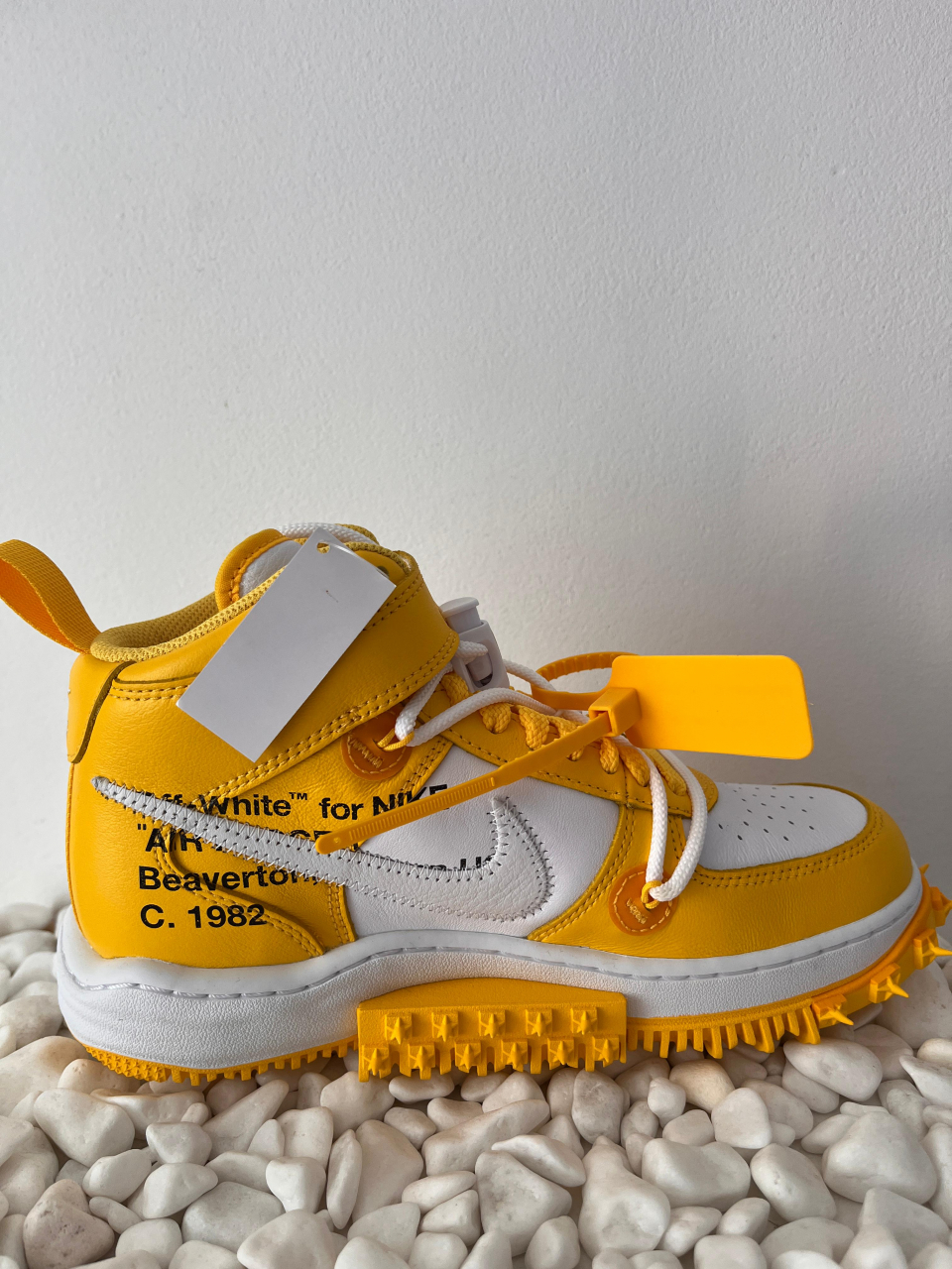 Nike x Off White Air Force 1 Mid Varsity Maize [6]