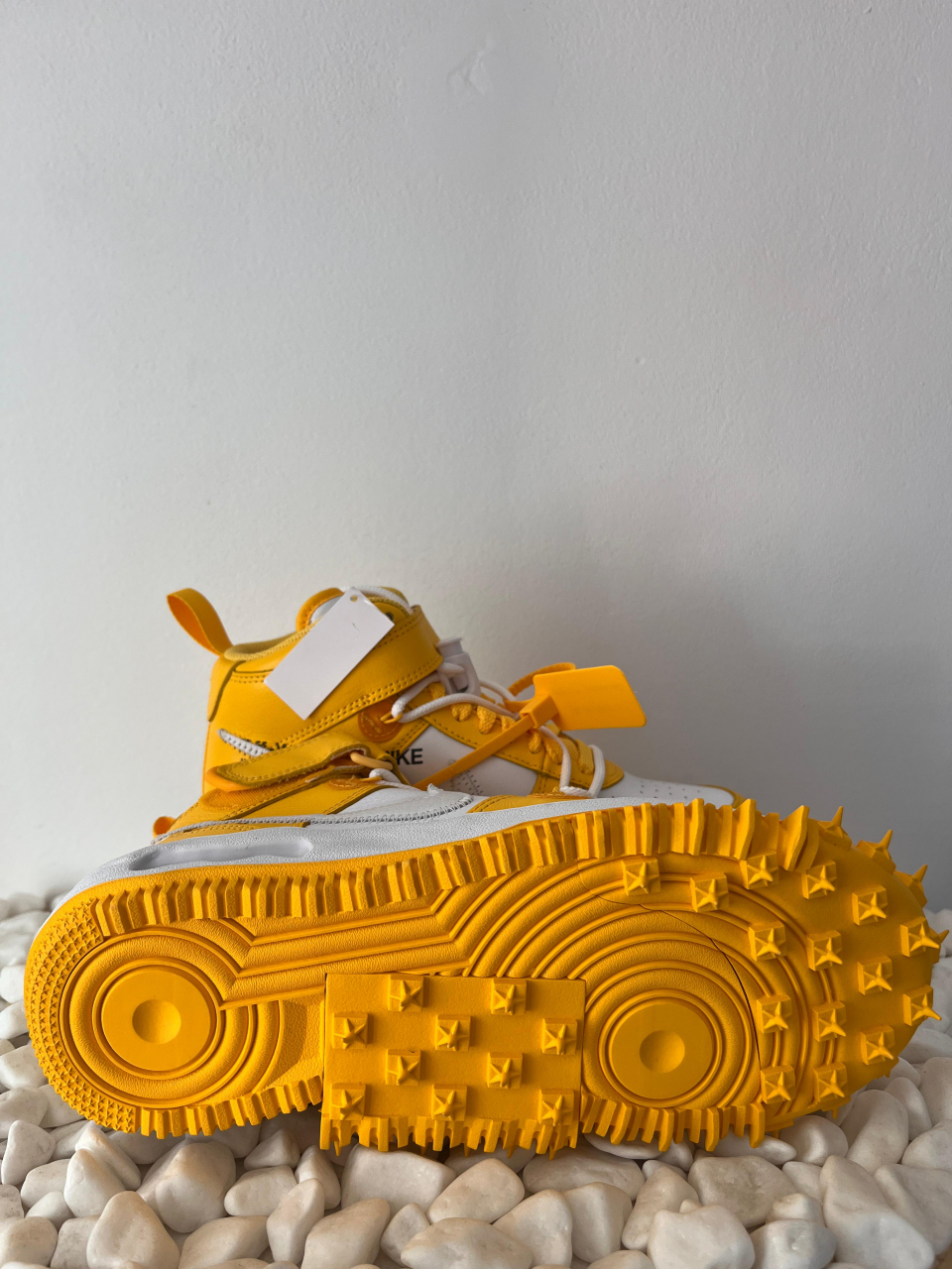 Nike x Off White Air Force 1 Mid Varsity Maize [3]