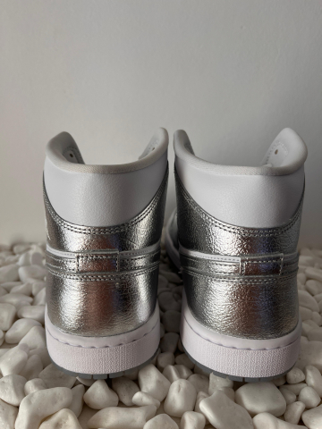 Jordan 1 Mid Metalic Silver [2]