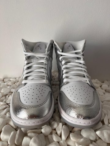 Jordan 1 Mid Metalic Silver [3]