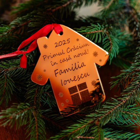 Glob de Crăciun din plexiglass auriu oglindă – „Primul Crăciun în casă nouă” [2]