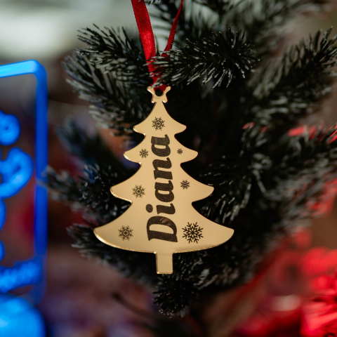 Glob de Crăciun Personalizat din Plexiglass Auriu Oglindă – Model Brad cu Nume [1]