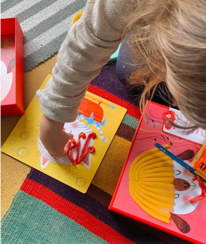 Jocurile tip mozaic: cum ajută copiii să învețe prin joacă