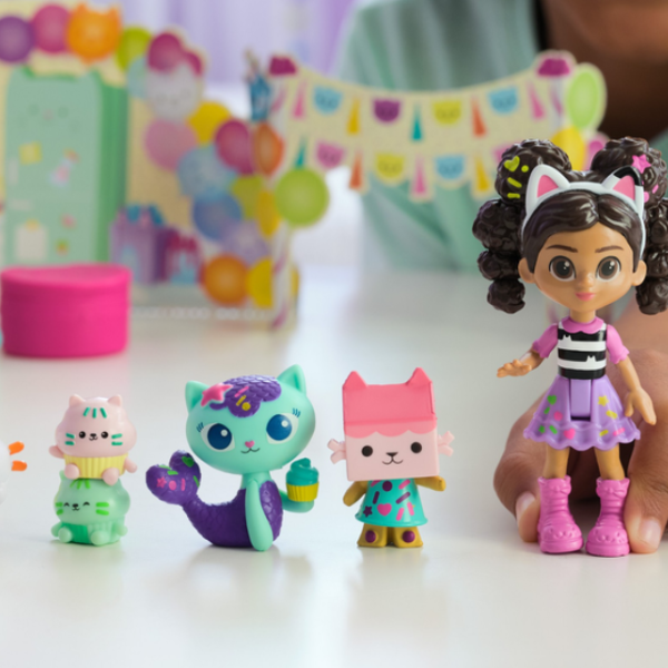 Set de figurine: Cadou aniversar Brioșel, seria "Gabby’s Dollhouse" [9]