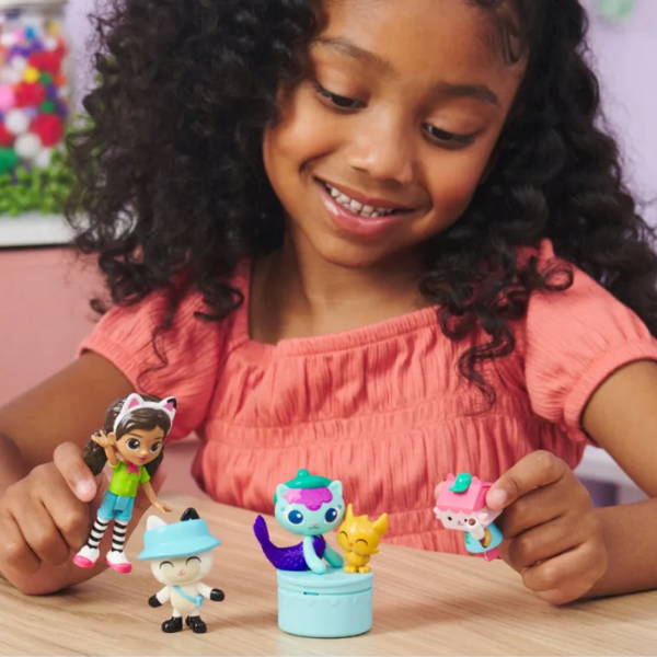 Set de figurine mini: Mica tabără, seria "Gabby’s Dollhouse" [6]