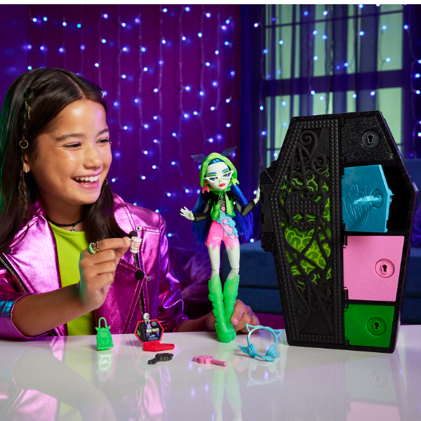Set de joc Monster High Neon Frigh "Ghoulia Yelps și Secrete din șifonier" [7]