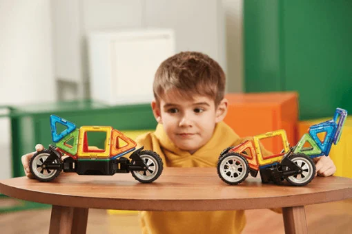 Set magnetic de construit- Magformers Vehicule, 17 piese [4]