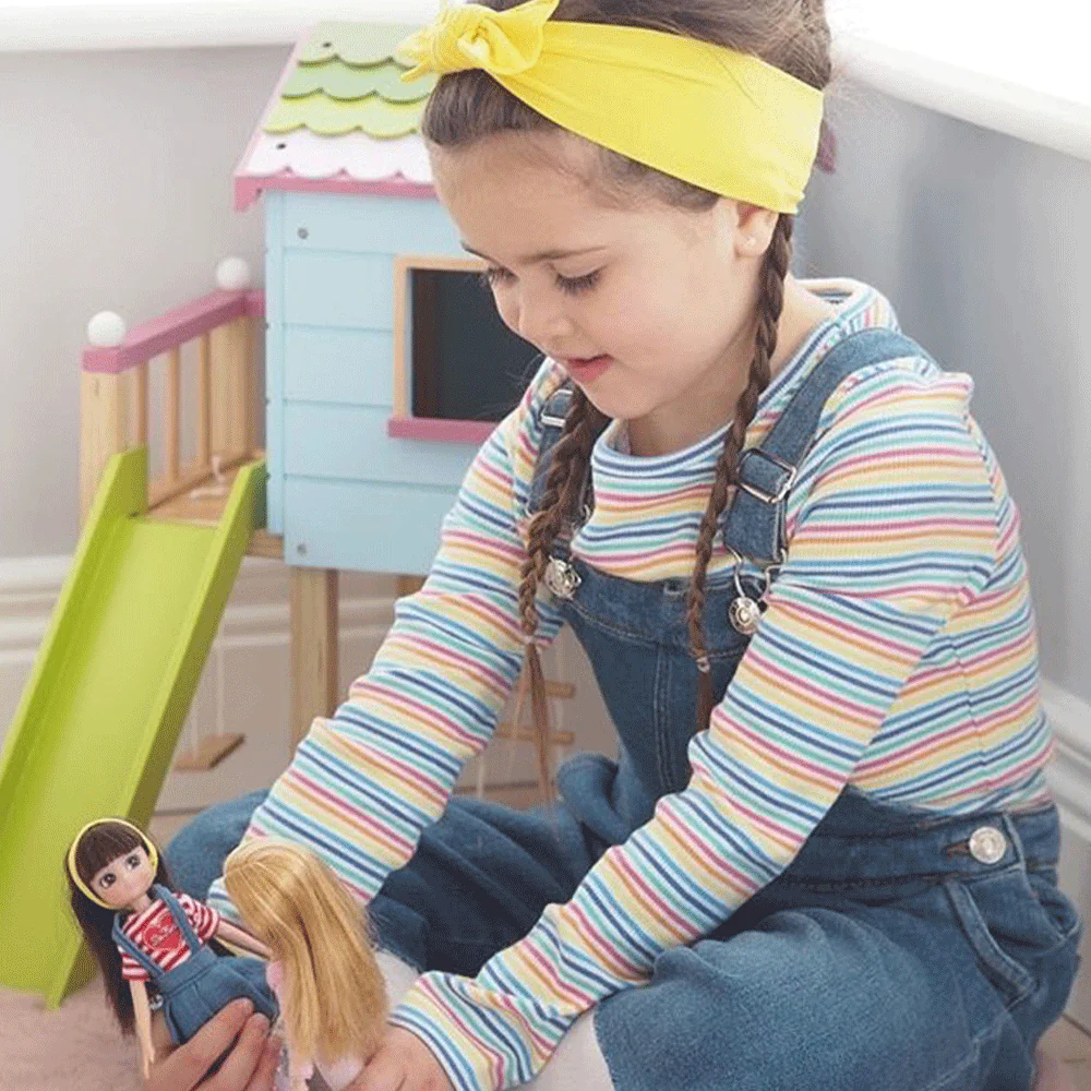 11367 LT155 Păpușă Lottie în ținută casual, 18 cm Bigjigs [4]