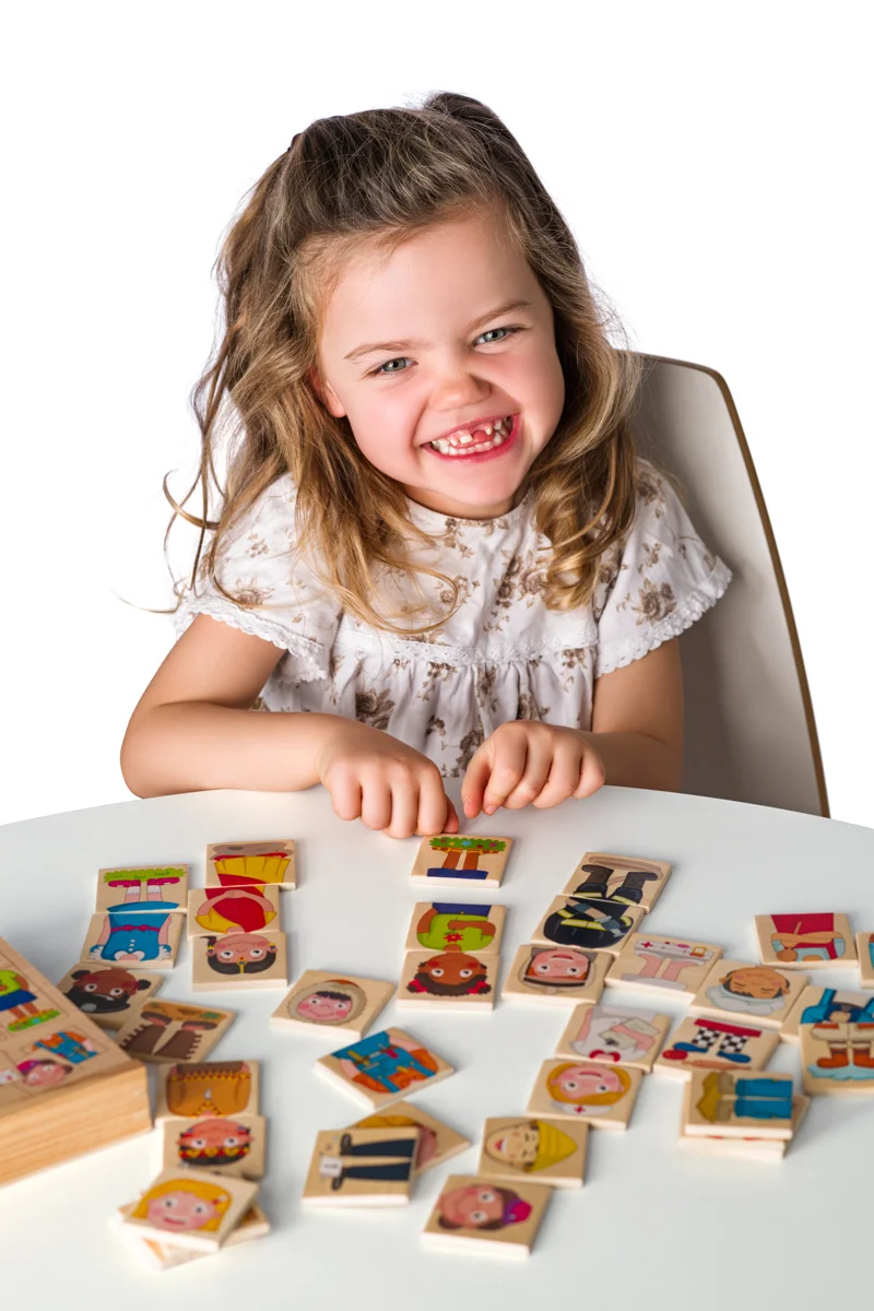 Puzzle cu 18 piese pătrate din lemn - Oameni și meserii din întreaga lume [2]