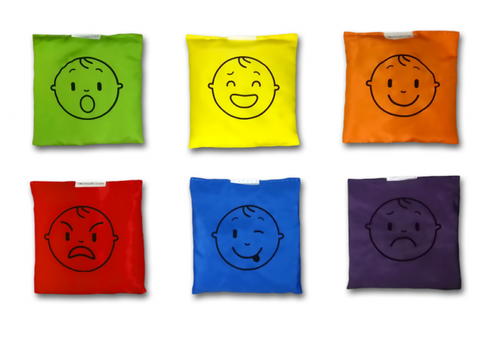 Set 6 cuburi cu emoticoane umplute cu granule de polistiren [2]