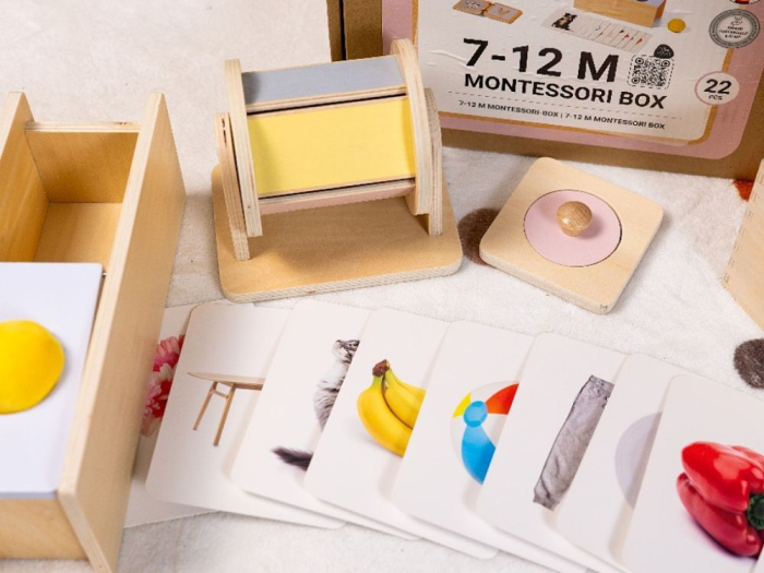 Set 6 jocuri educative tip Montessori, 7 - 12 luni [3]