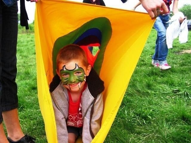 Tunel de joacă textil în culorile curcubeului, 4,2 m [2]