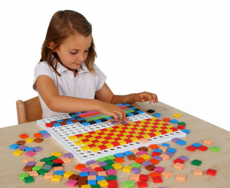 Manipulare și dexteritate - Set tablă mozaic cu 350 de piese pătrate, 39 x 39 cm