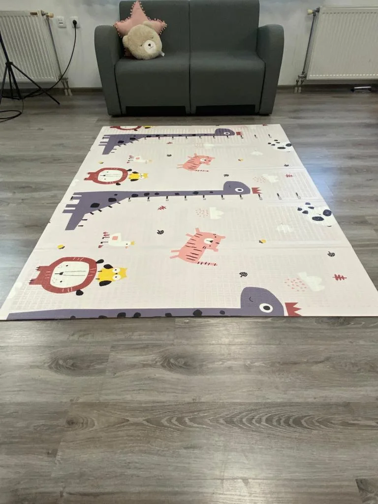 Covor de Joaca Pliabil pentru Bebelusi - 2 fete dinozauri/trafic, 150/180/1cm - Copie [3]
