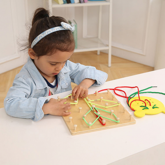 Joc din lemn Montessori cu Snururi si Elastice [2]