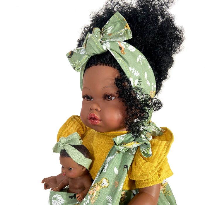 Papusa Nines D'Onil, Maria Afro, cu sunete, cu bebelus, cu rochie verde, cu miros de vanilie, 45 cm [2]