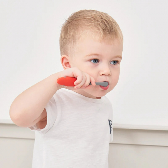 Periuta de dinti cu peri moi si rotunjiti, 2 Ani+, Mombella – Junior [5]