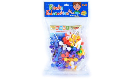 Jocuri de indemanare si dexteritate - Joc de Constructie Creativa cu Piese Colorate
