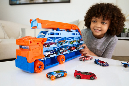 Hot Wheels Mega Transportator Masini Si Pista De Lansare [2]