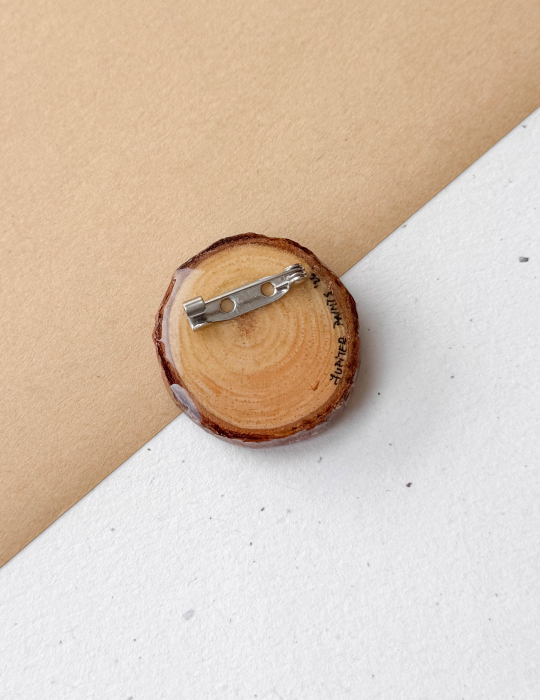 Broșă „Fading Moon” – Pictură Manuală pe Lemn, 3.5 cm [2]
