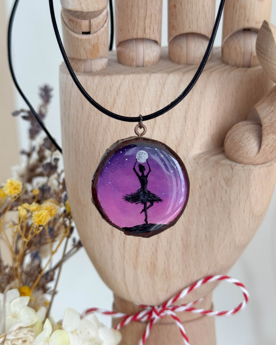 Pandantiv pictat pe felie de lemn - Balerina [3]
