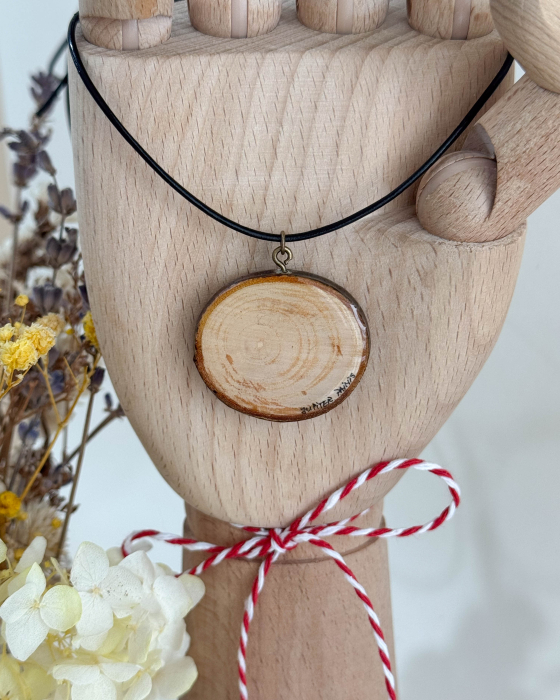 Pandantiv pictat pe felie de lemn - Libelula Cosmica [2]