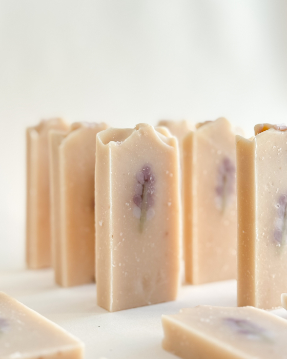 Săpun artizanal cu ulei esențial de lavandă | Handmade cu ingrediente naturale [2]