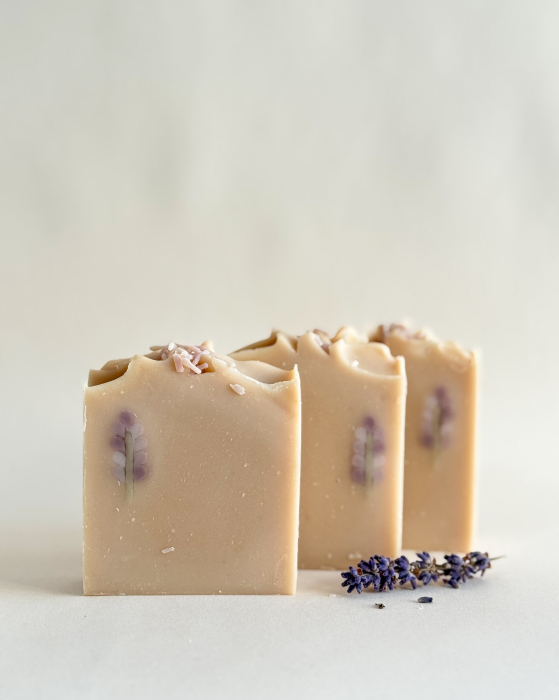 Săpun artizanal cu ulei esențial de lavandă | Handmade cu ingrediente naturale [4]