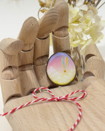 Broșă pictată pe felie de lemn - Deasupra norilor [2]