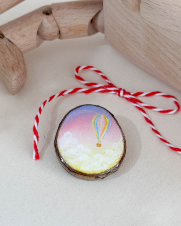 Broșe - Broșă pictată pe felie de lemn - Deasupra norilor