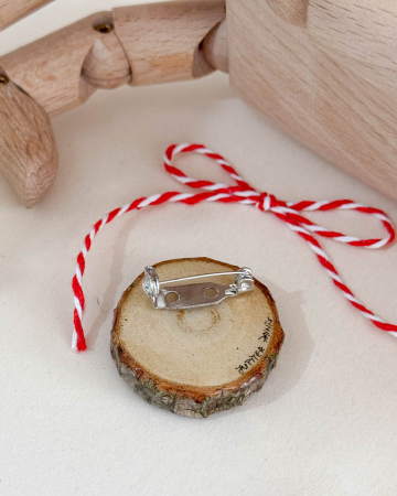 Broșă pictată pe felie de lemn - Strălucind în Univers [1]