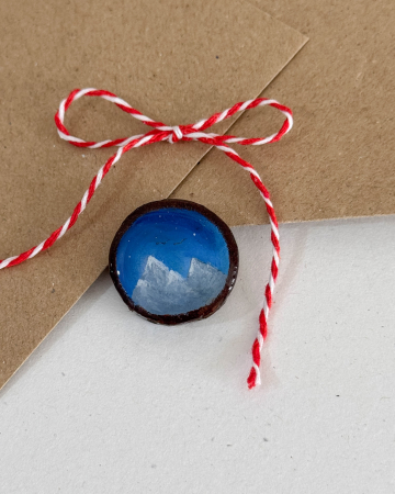 Produse - Mini-Broșă pictată pe felie de lemn