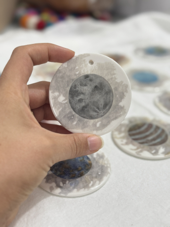 Ceva pentru Crăciun - Ornament de Crăciun realizat manual din porțelan - Astru de Crăciun