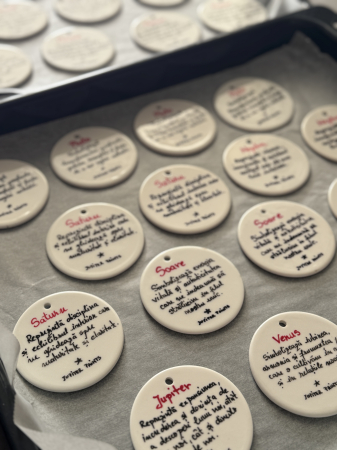 Ornament de Crăciun realizat manual din porțelan - Astru de Crăciun [1]