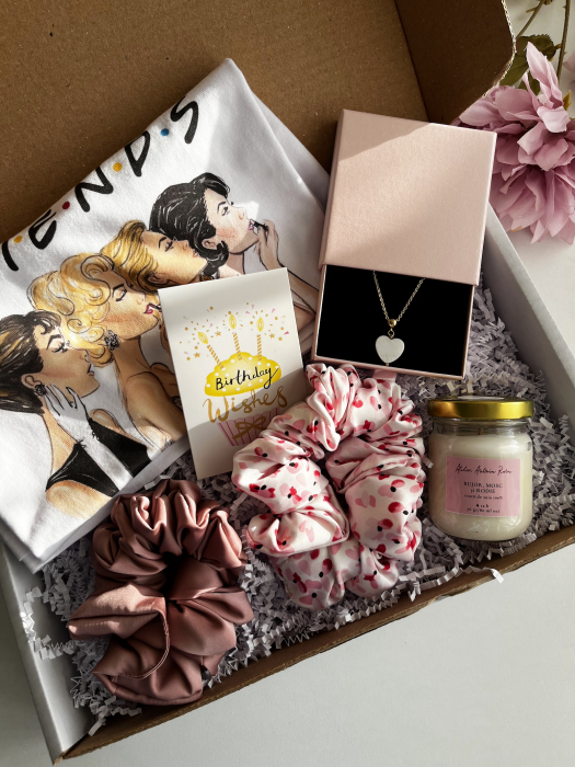 Friends birthday gift box [1]