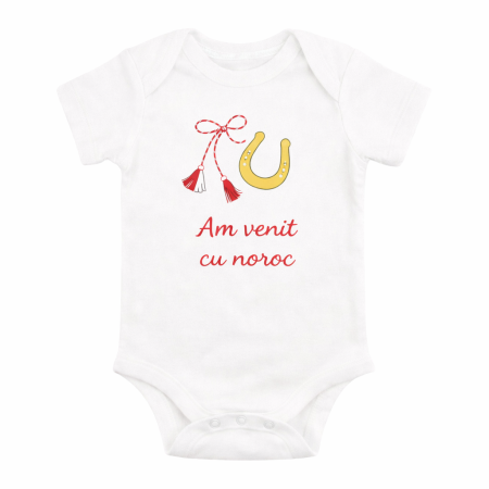 Body bebe alb unisex de Martisor cu mesaj „Am venit cu noroc”, imprimeu cu potcoava si snur de martisor, perfect pentru cadou si sedinte foto de familie [1]