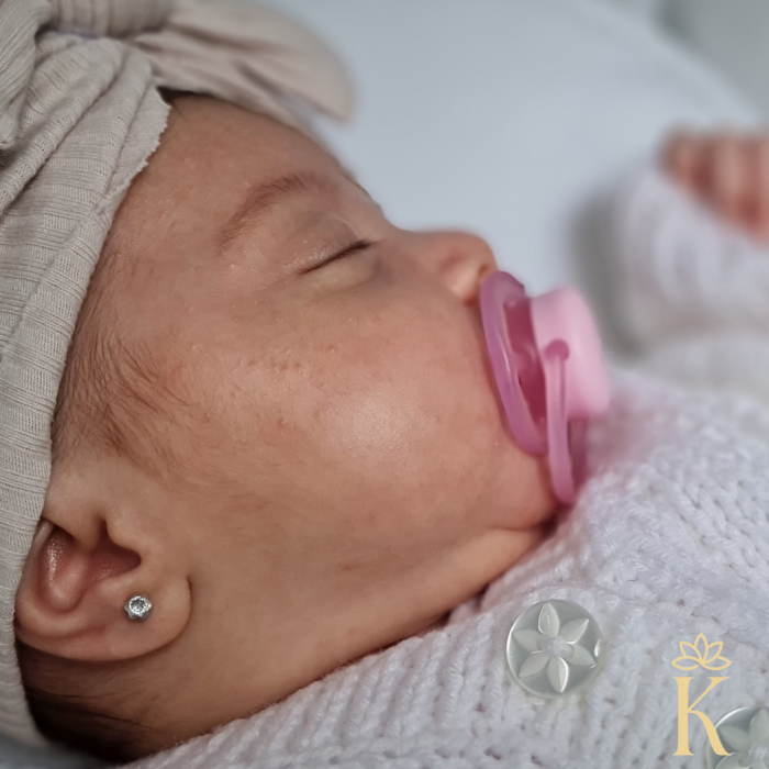 Cercei-copii-cu-protectie-aur-galben-14K-Kalini-Flori-mici-cu-piatra-zirconia-incolora [2]