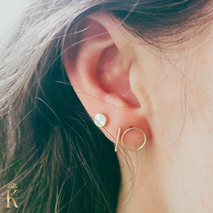 Cercei minimalisti cu protectie, din aur galben 14K, Cerc fin 11 mm [5]