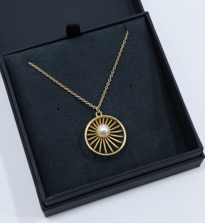 Colier din argint placat cu aur de 18K si pandantiv soare cu perla alba de cultura naturala [4]