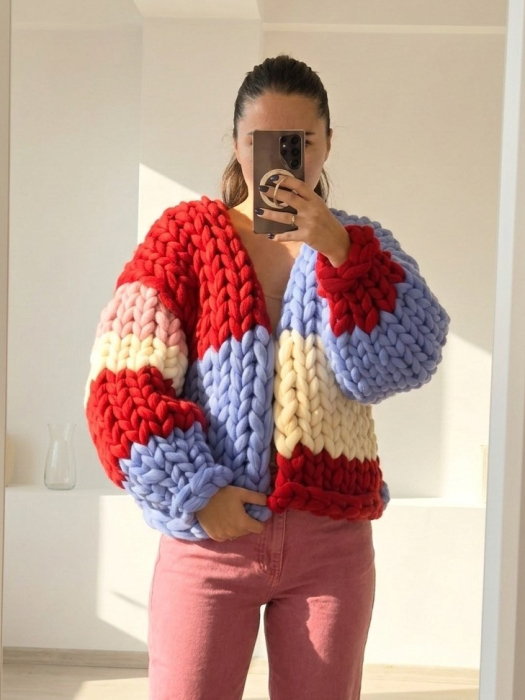 Cardigan tricotat manual din lână merinos, albastru rosu ivory roz [2]