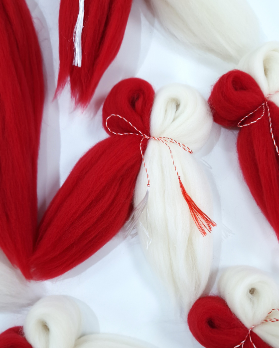 Martisor pufos din lana merinos [2]