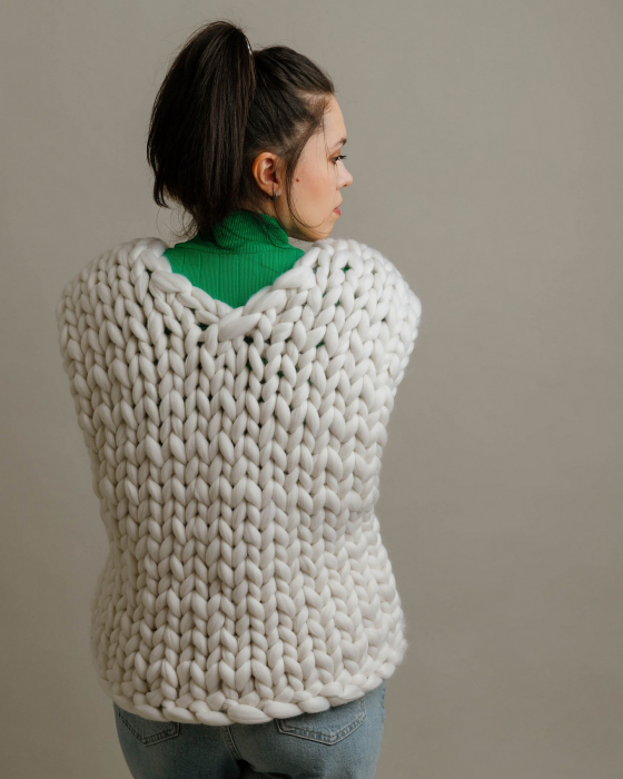 Vesta tricotata din fir gros merinos, ivory [2]