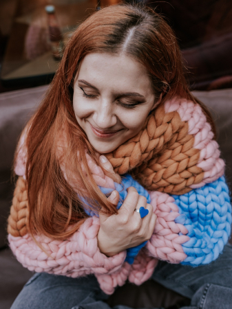 Cardigan tricotat manual din lână merinos maro roz [1]