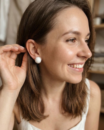 Broșe și Cercei - Cercei rotunzi din lana naturala